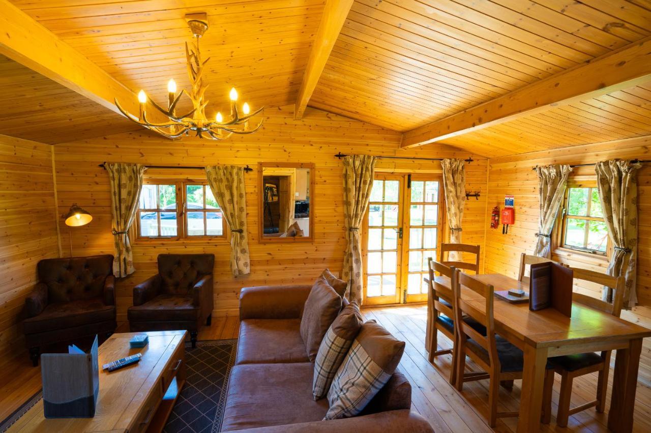 Wall Eden Farm - Luxury Log Cabins And Glamping Хайбридж Экстерьер фото
