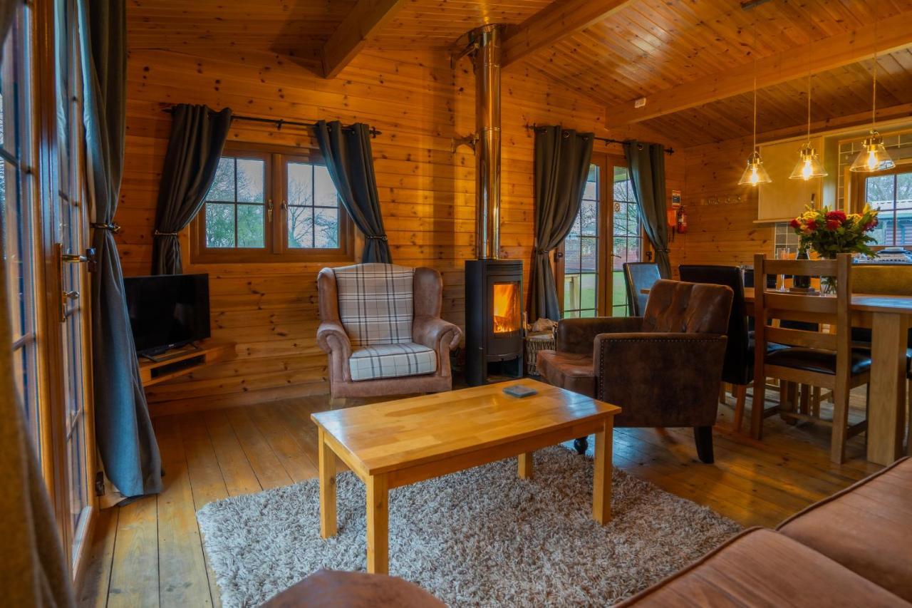 Wall Eden Farm - Luxury Log Cabins And Glamping Хайбридж Экстерьер фото