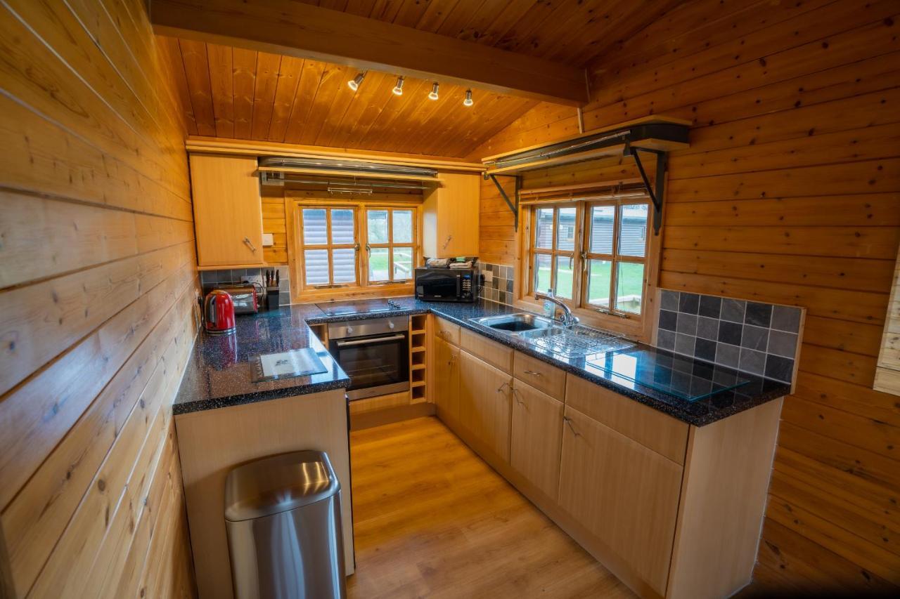 Wall Eden Farm - Luxury Log Cabins And Glamping Хайбридж Экстерьер фото
